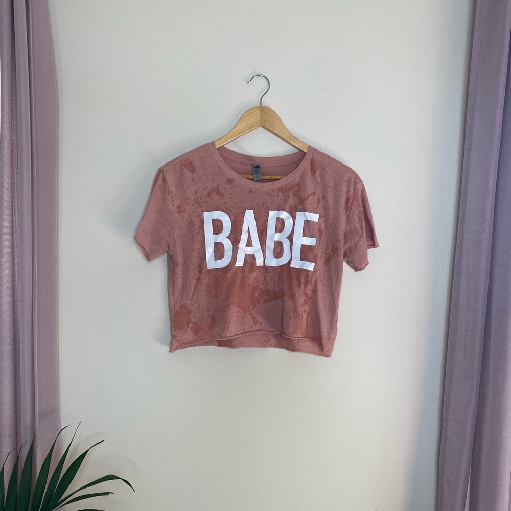 “Babe” crop tee